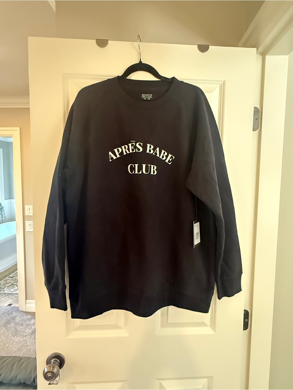 Apres Babe Club women’s Black Crewneck Sweatshirt